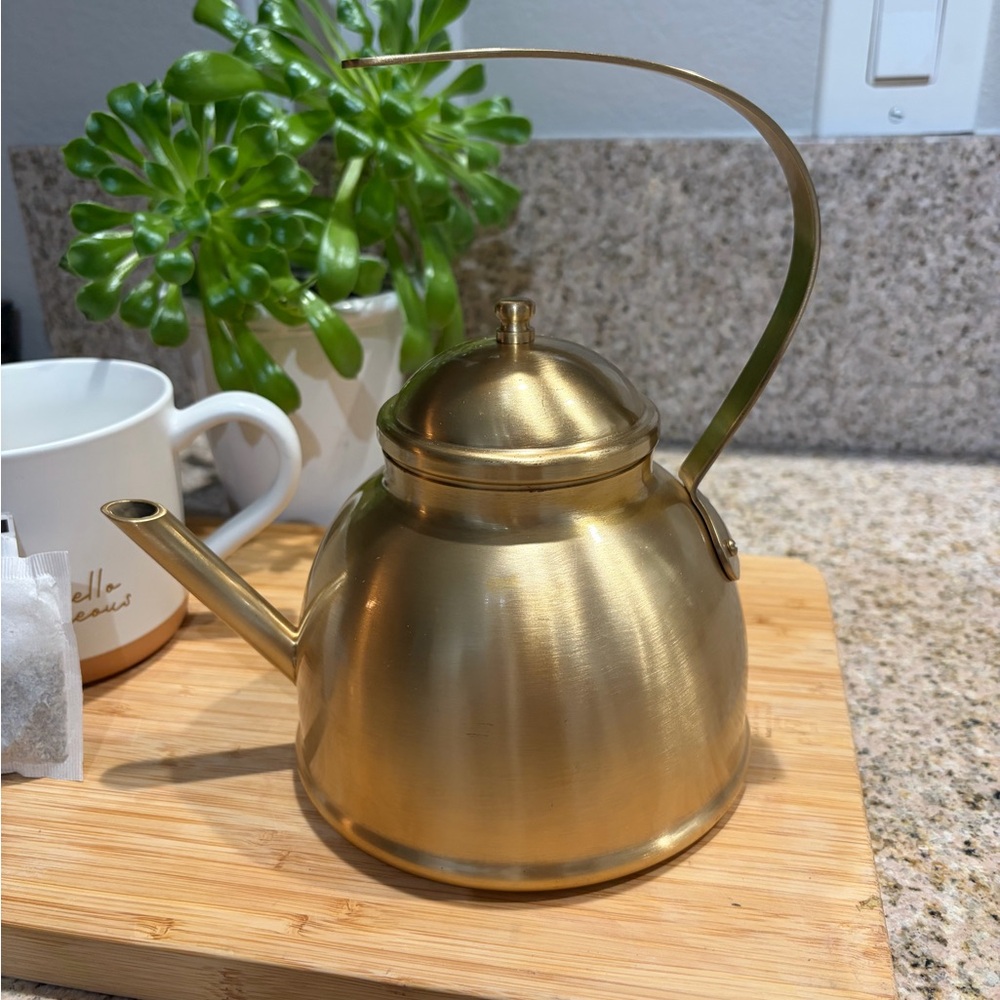 SOLD. Luxurious Gold Teapot with Curved Handle - Picture 4 of 5